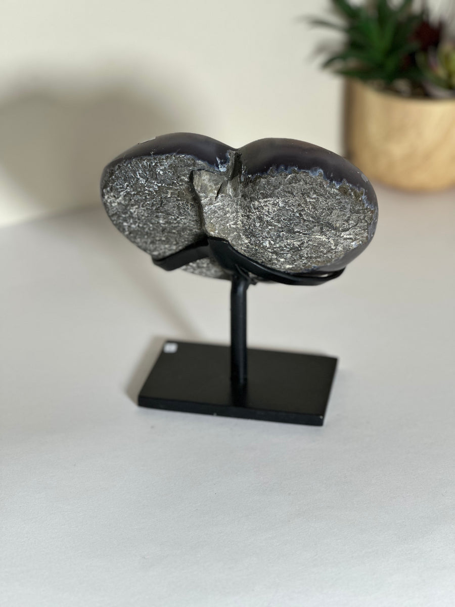 Druzy Agate Heart On Stand